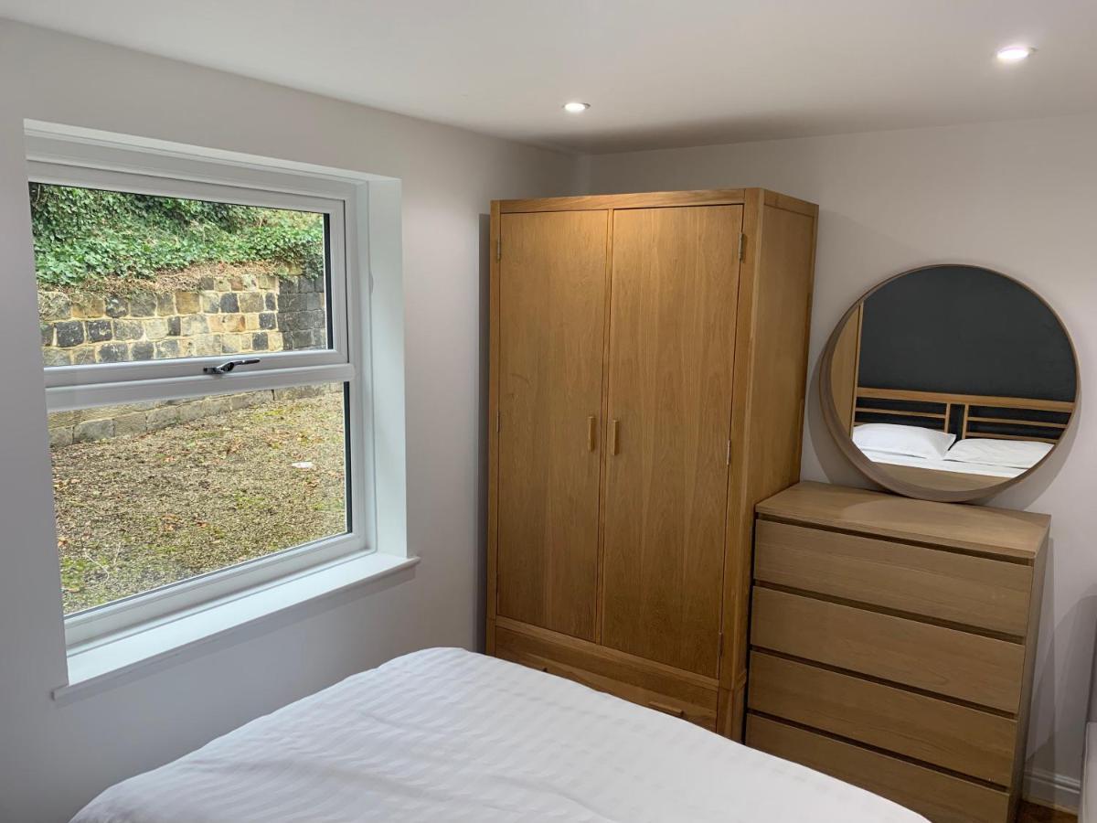 Headingley-weetwood Stunning Set In Beautiful Grounds